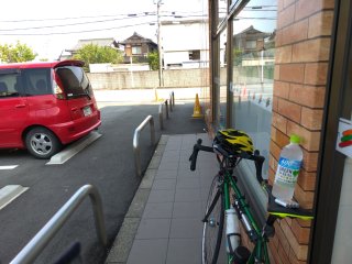 宇賀野セブンで補給