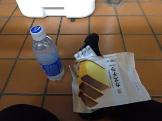 米原のセブンで電池入れ替えと補給