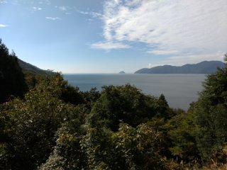 賤ケ岳トンネル旧道を抜けたところの琵琶湖の絶景